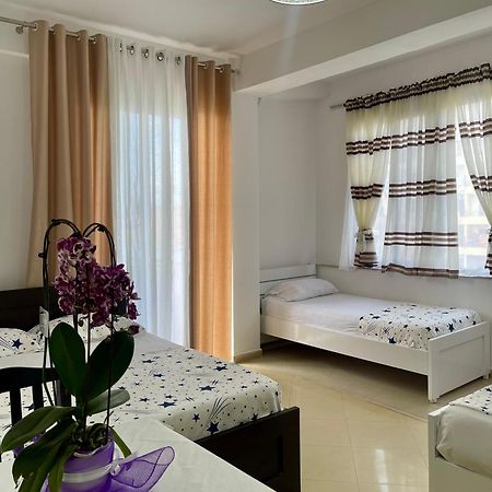 Marra'S Rooms Durrës Buitenkant foto