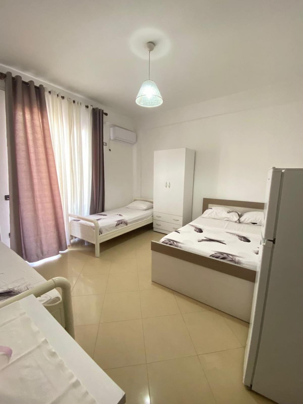 Marra'S Rooms Durrës Buitenkant foto