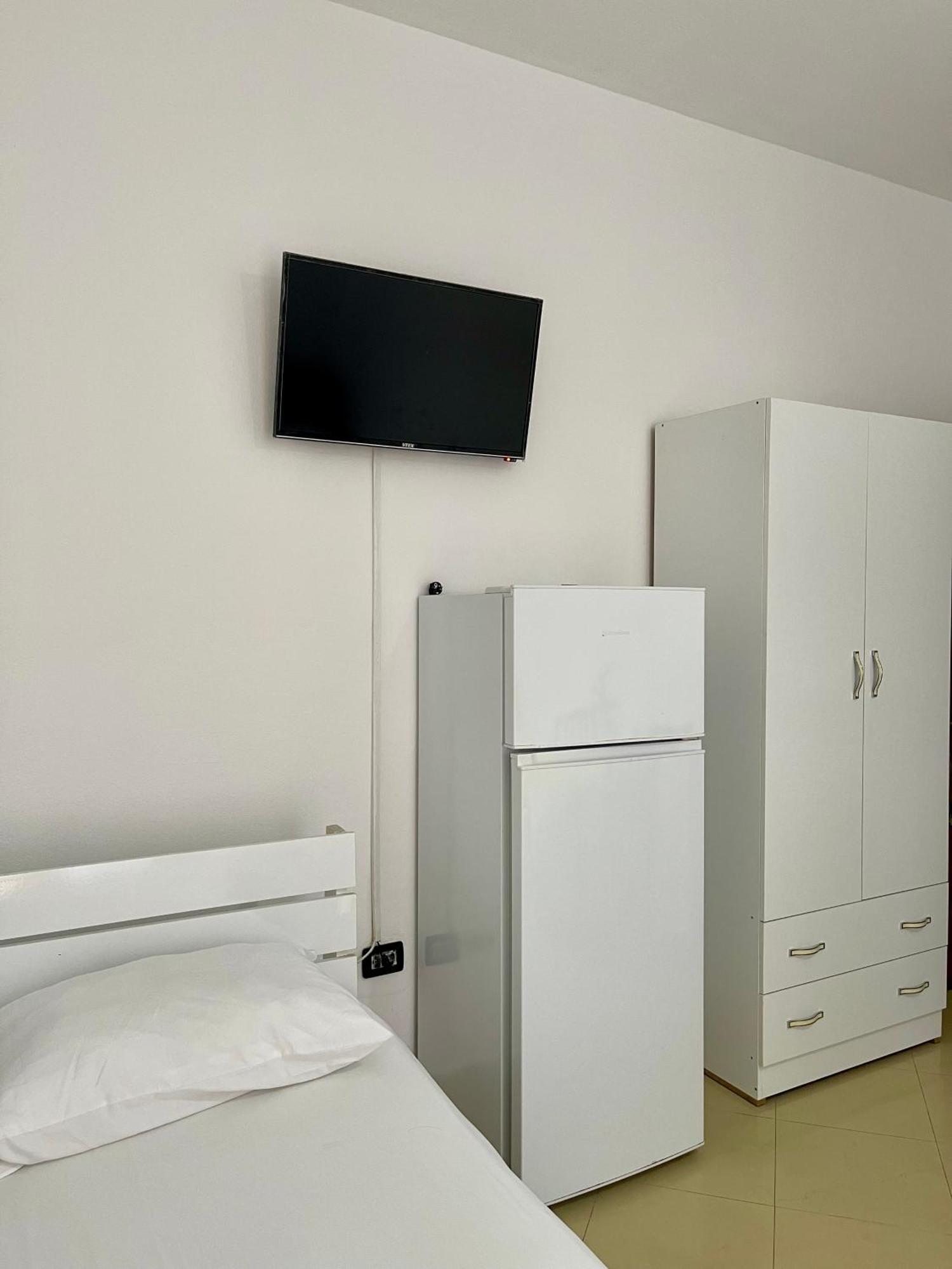 Marra'S Rooms Durrës Buitenkant foto